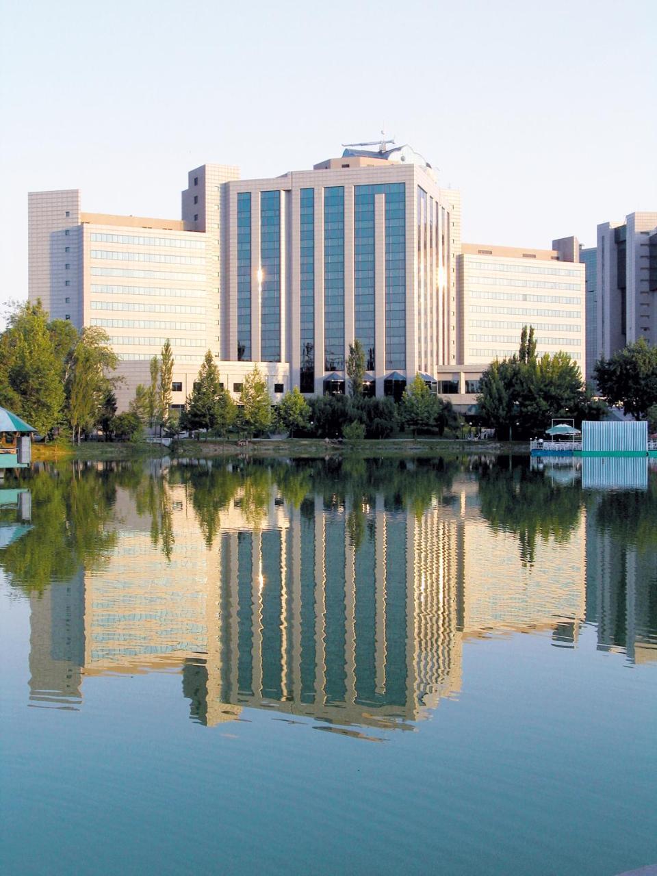 International Hotel Tashkent Exterior photo The University of California, Irvine campus